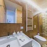 Bed and breakfast Design 4*